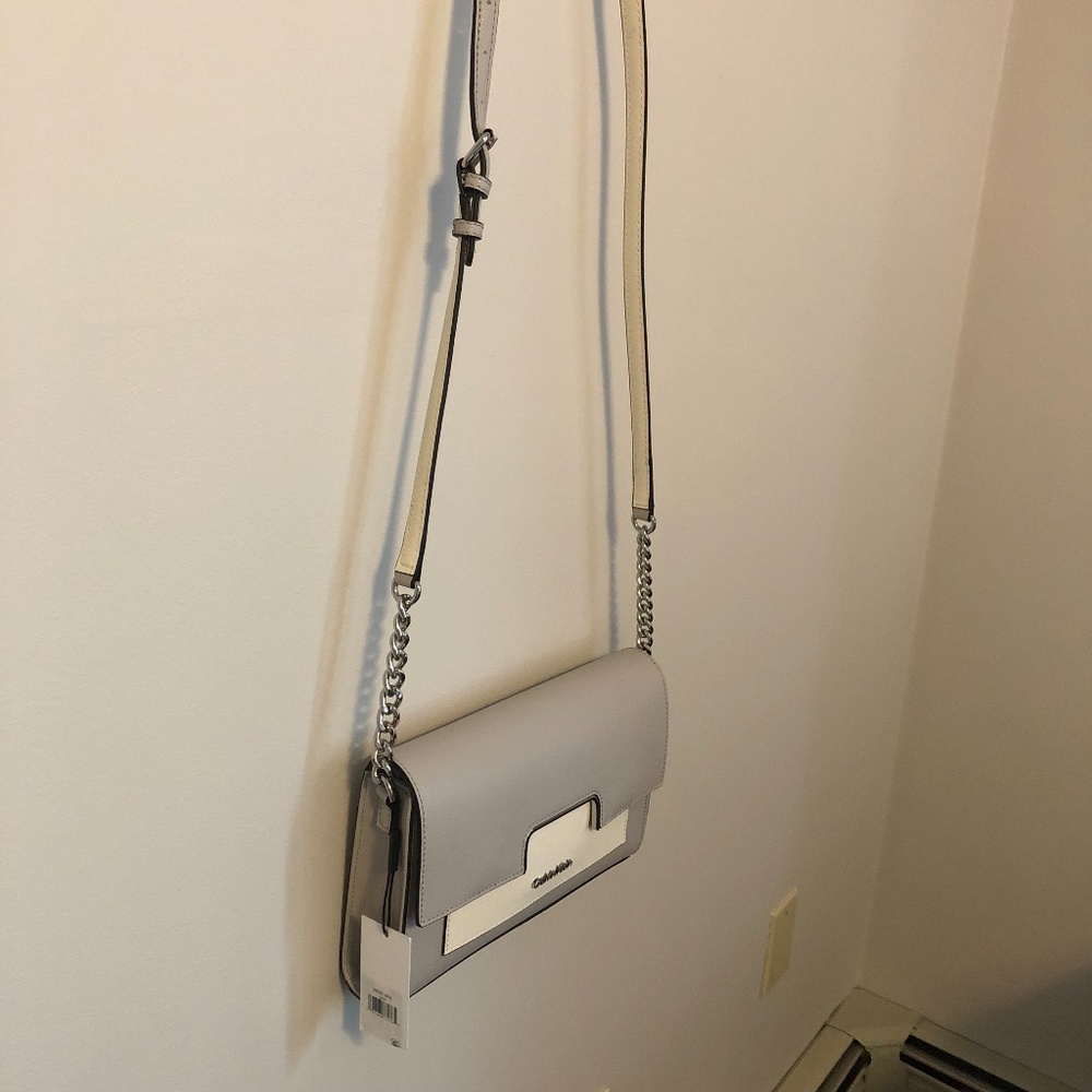 NWT Calvin Klein Long Strap/Crossbody Handbag Small/Medium Size - Picture 4 of 11